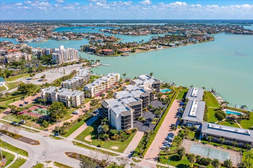 This is what Island Life is all about! Move in ready, just grab - Beach Condo for sale in Marco Island, Florida on Beachhouse.com