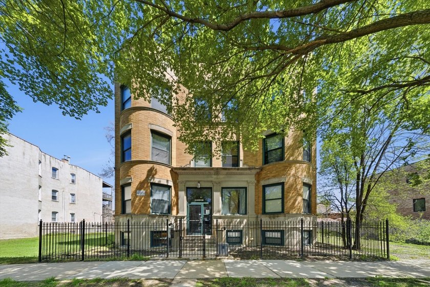 Step into a fully renovated garden condo in the heart of - Beach Condo for sale in Chicago, Illinois on Beachhouse.com