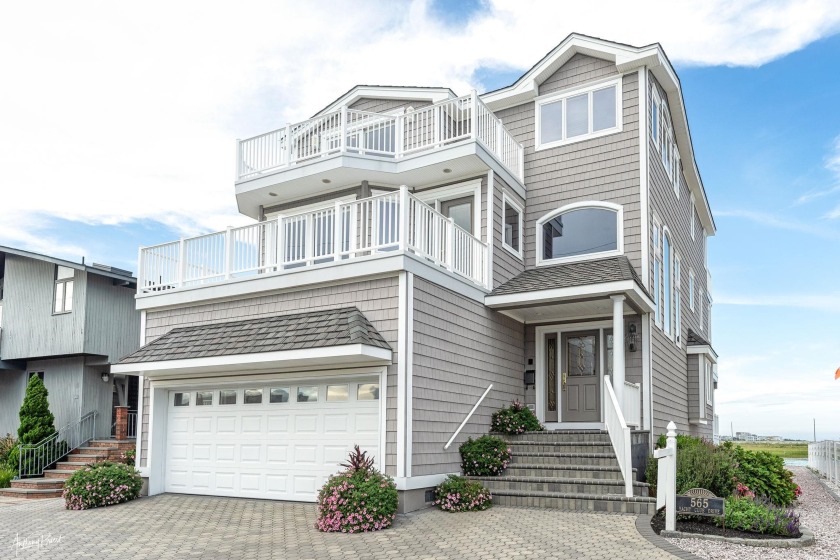 Discover a harmonious blend of luxury, comfort, and coastal - Beach Home for sale in Avalon, New Jersey on Beachhouse.com