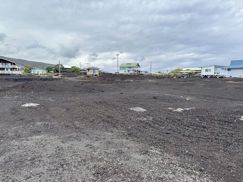 Build your island retreat in the peaceful oceanfront community - Beach Lot for sale in Captain Cook, Hawaii on Beachhouse.com