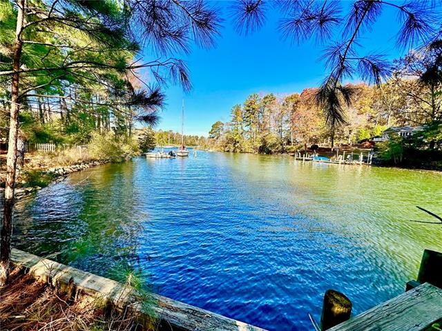 Private waterfront building lot on Barretts Creek. The property - Beach Lot for sale in Wicomico Church, Virginia on Beachhouse.com