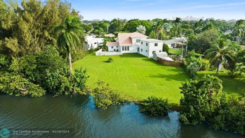 PAIR (YES, TWO)  3/2 HOMES on OCEAN ACCESS waterway w/ pool in - Beach Home for sale in Wilton Manors, Florida on Beachhouse.com