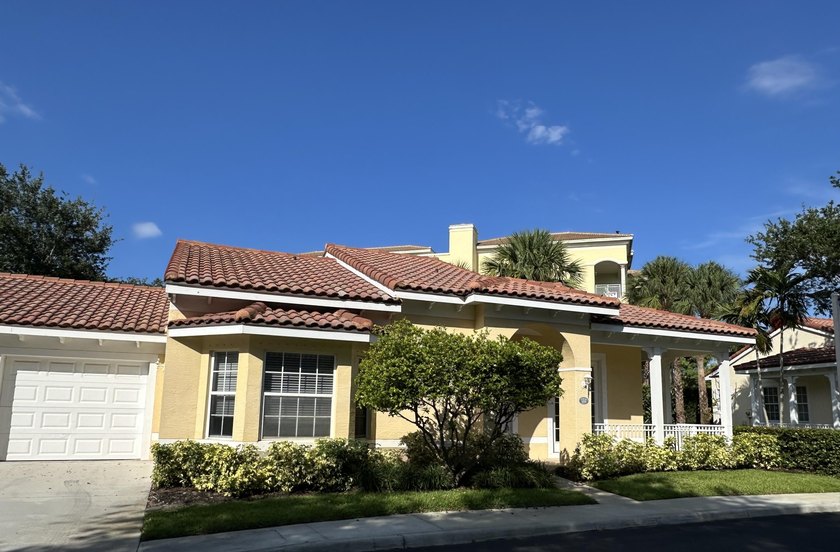 Beautiful 2BR/2BA villa located in the highly desirable 55+ - Beach Home for sale in Jupiter, Florida on Beachhouse.com