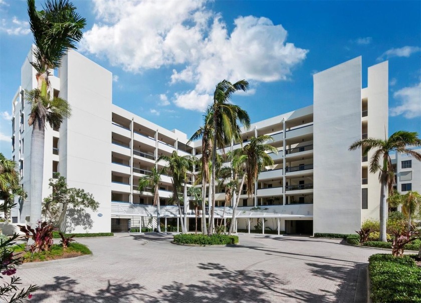 Step into this stunning 2BR residence and enjoy breathtaking - Beach Condo for sale in Longboat Key, Florida on Beachhouse.com