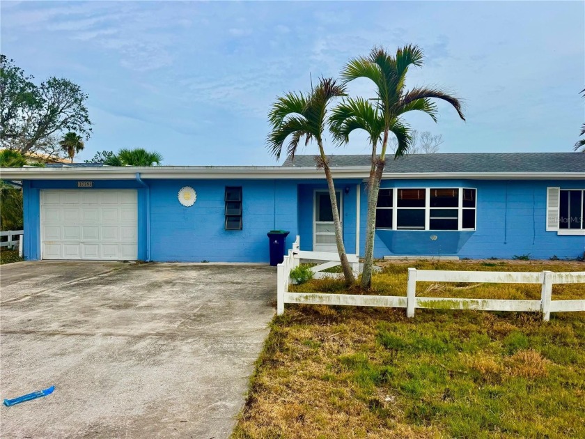 Fantastic opportunity awaits! This home was substantially - Beach Lot for sale in Redington Shores, Florida on Beachhouse.com