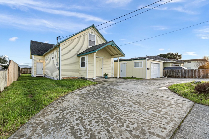 Step into a timeless treasure! This 4-bedroom, 2-bathroom home - Beach Home for sale in Crescent City, California on Beachhouse.com