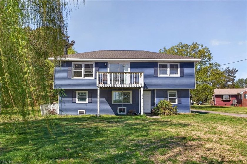 Welcome to one of Yorktown's best-kept secrets. Nestled in the - Beach Home for sale in Yorktown, Virginia on Beachhouse.com