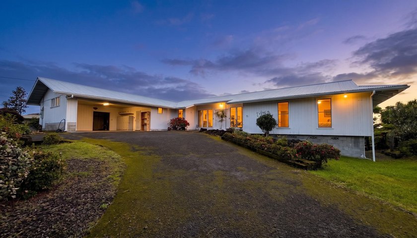 Chic & charming, renovated mid-century home set on 15,000+ SF in - Beach Home for sale in Hilo, Hawaii on Beachhouse.com