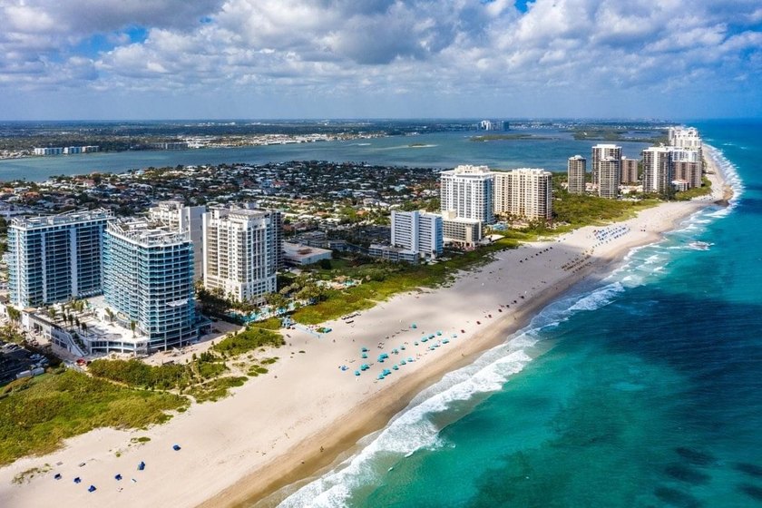 Say hello to penthouse-style ocean & pool views & 2,200 square - Beach Condo for sale in Singer Island, Florida on Beachhouse.com