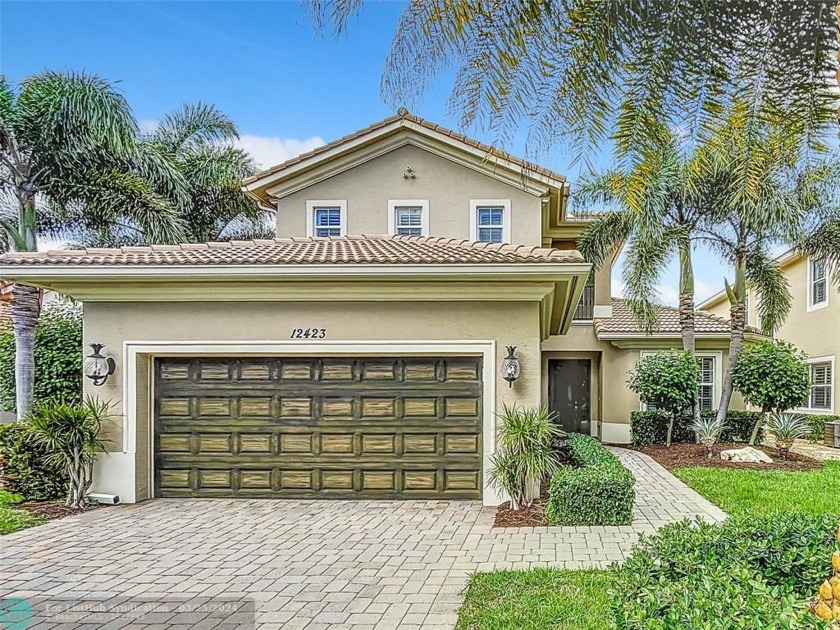 This luxury home has been well kept and ready for the whole - Beach Home for sale in Palm Beach Gardens, Florida on Beachhouse.com