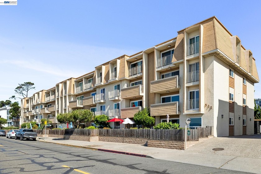 Welcome to 933 Shoreline Drive, Unit 306 - where comfort meets - Beach Condo for sale in Alameda, California on Beachhouse.com