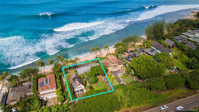 Incredible, prime sandy beach front property with 2 separate - Beach Home for sale in Haleiwa, Hawaii on Beachhouse.com