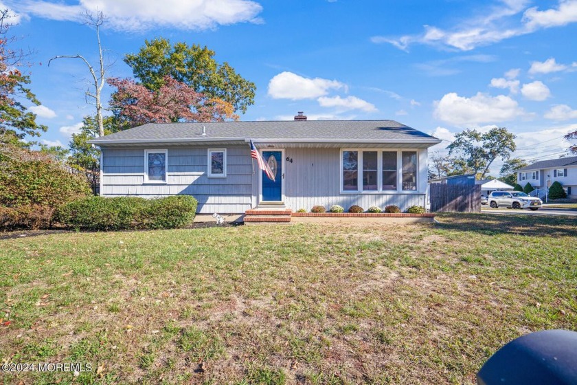 Move in Ready Ranch style home with
 3-bedrooms and a finished - Beach Home for sale in Beachwood, New Jersey on Beachhouse.com