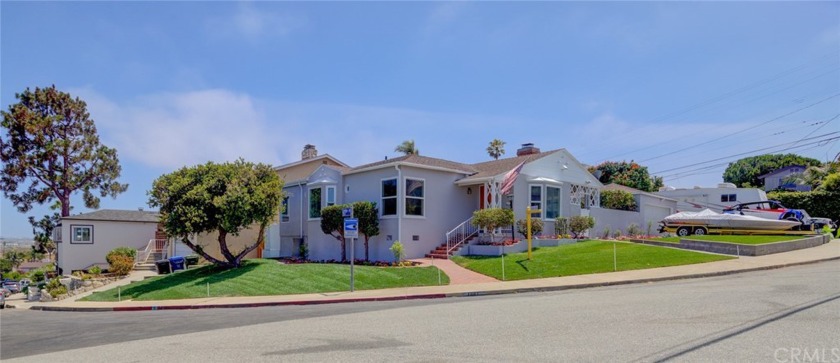 Just in time for summer! Welcome to 7501 Earldom Ave. in - Beach Home for sale in Playa Del Rey, California on Beachhouse.com