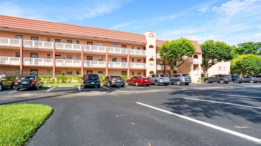 Spacious sunlit one bedroom condo upgraded throughout with - Beach Condo for sale in Sunrise, Florida on Beachhouse.com