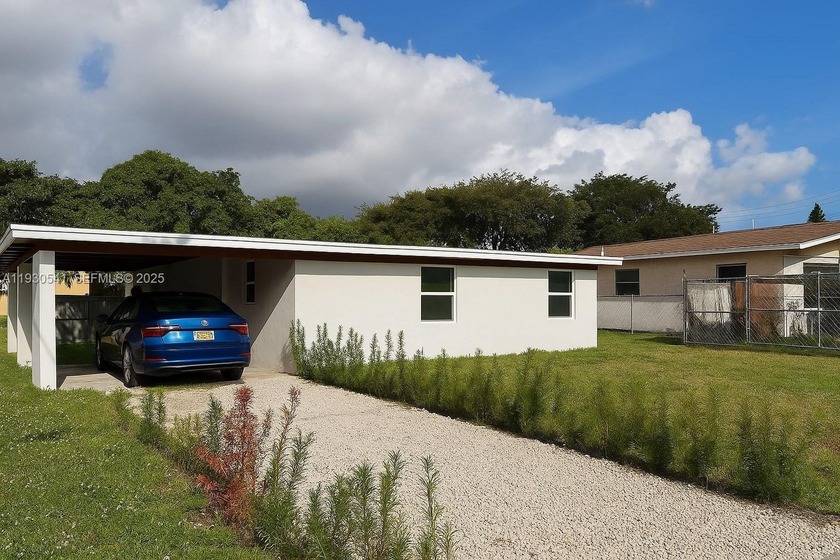 Discover unlimited potential in this tastefully remodeled 3-bed - Beach Home for sale in Fort Lauderdale, Florida on Beachhouse.com