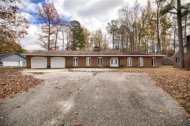 Welcome to this spacious & beautifully maintained brick rancher - Beach Home for sale in West Point, Virginia on Beachhouse.com