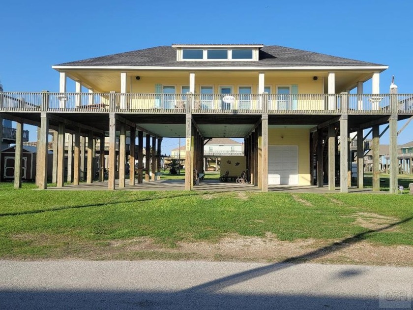 2215 Sq ft Beach home with plenty of outdoor living space , Two - Beach Home for sale in Crystal Beach, Texas on Beachhouse.com
