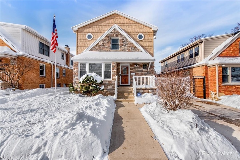 Welcome to this absolutely STUNNING remodeled home located in - Beach Home for sale in Chicago, Illinois on Beachhouse.com