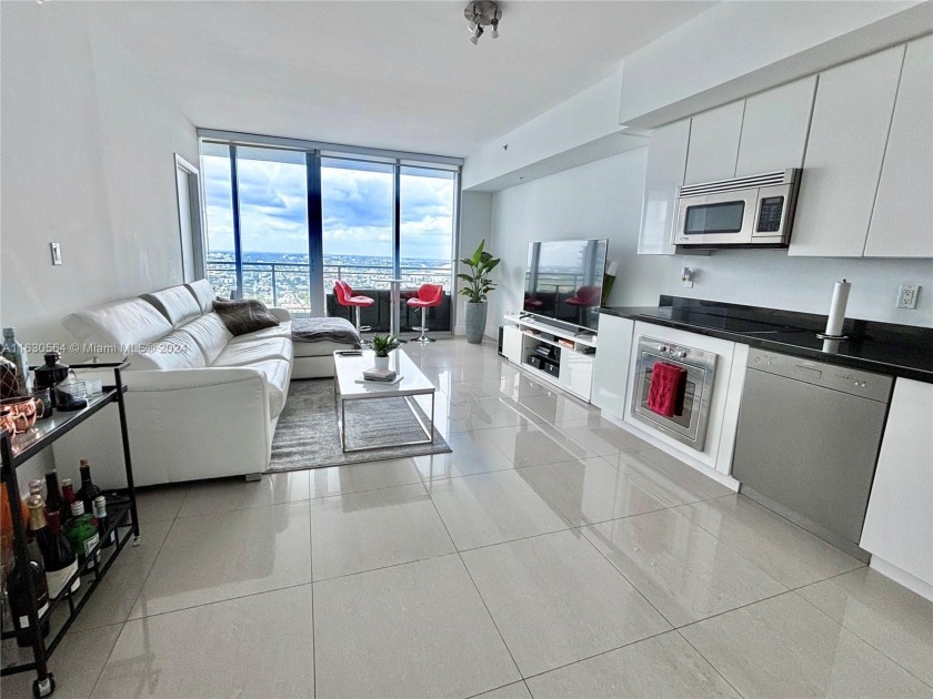 Seller offering Buyer incentive! Enclosed one-bedroom residence - Beach Condo for sale in Miami, Florida on Beachhouse.com