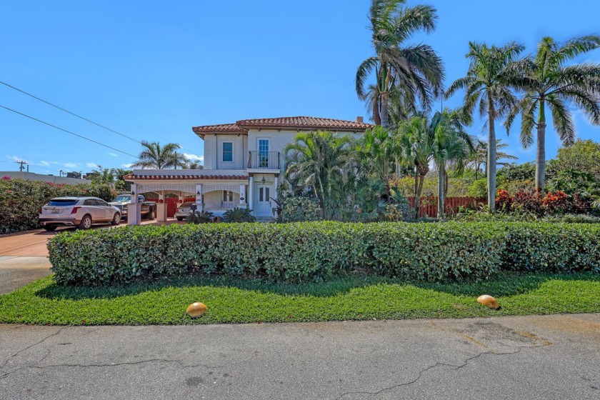 Nestled on a very large (0.39 acre) private lot, this historic - Beach Home for sale in Lake Park, Florida on Beachhouse.com