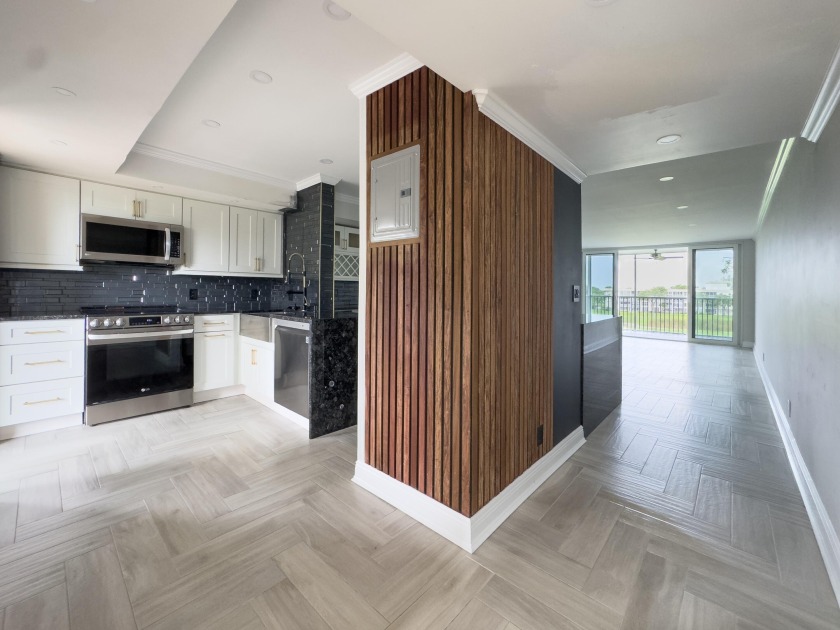 WOW!!! Renovated 2-Bedroom Condo in Sought-After Palm Aire! - Beach Condo for sale in Pompano Beach, Florida on Beachhouse.com