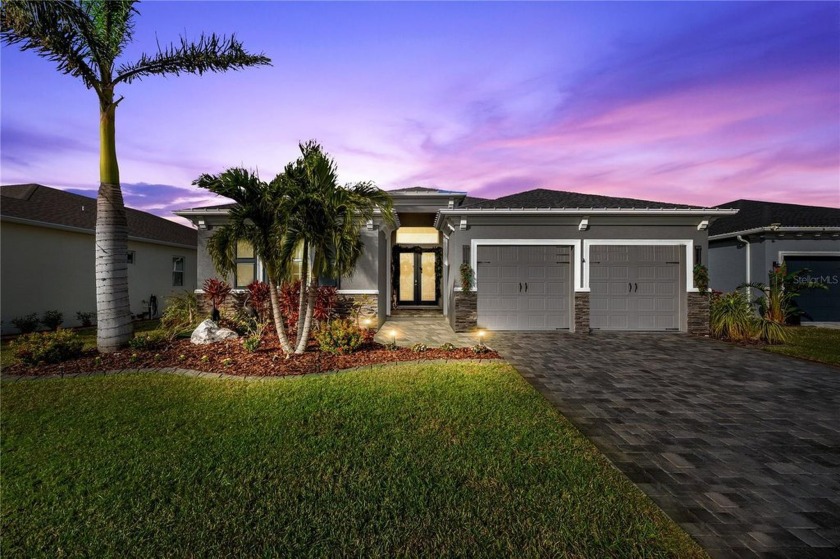 Your Waterfront Dream Home Awaits! Discover the unscathed - Beach Home for sale in Bradenton, Florida on Beachhouse.com