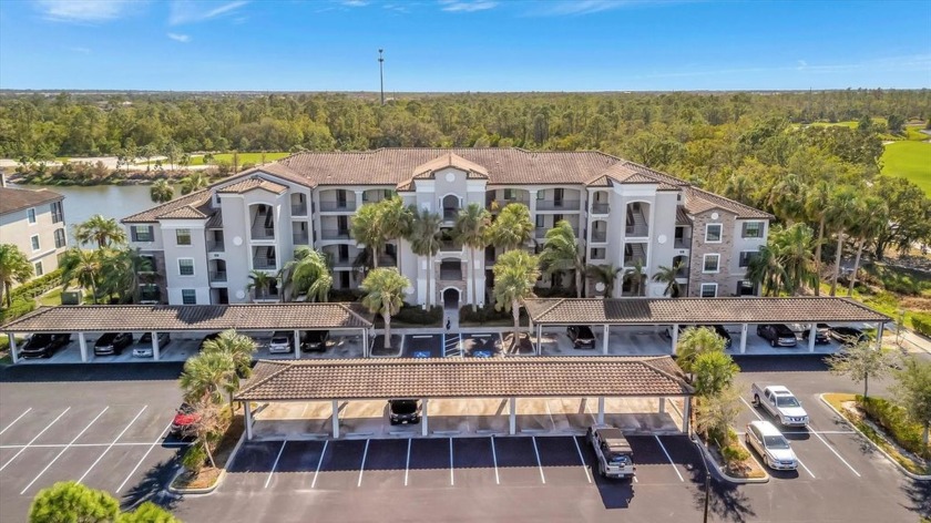 This stunning fourth-floor corner unit condo offers a perfect - Beach Condo for sale in Bradenton, Florida on Beachhouse.com