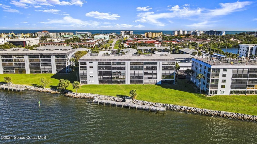 DIRECT BANANA RIVER VIEWS FROM THIS 2 BED/2 BATH IN A RESORT - Beach Condo for sale in Cocoa Beach, Florida on Beachhouse.com