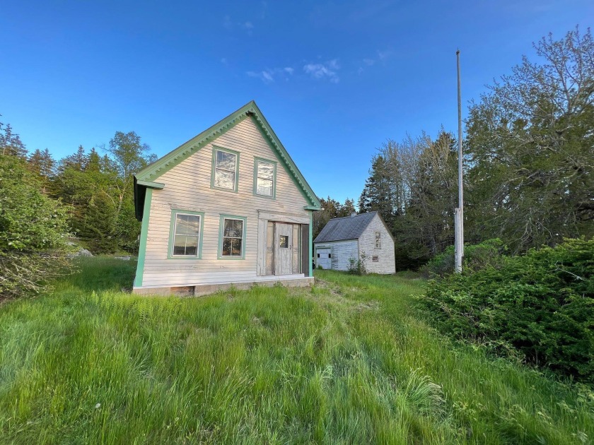 ''Frog Hollow''- A classic Maine cottage offering simple - Beach Home for sale in Isle Au Haut, Maine on Beachhouse.com
