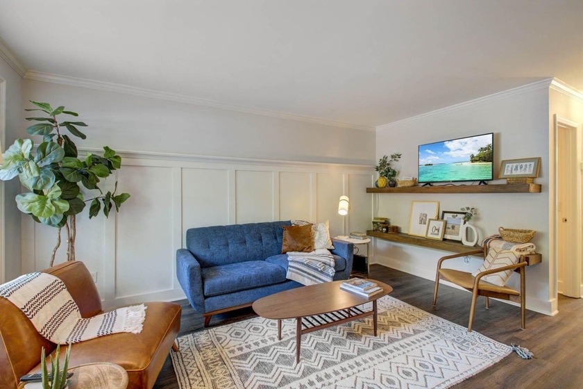 Welcome to your 2-bedroom, 1.5-bath townhome in the heart of - Beach Home for sale in Charleston, South Carolina on Beachhouse.com