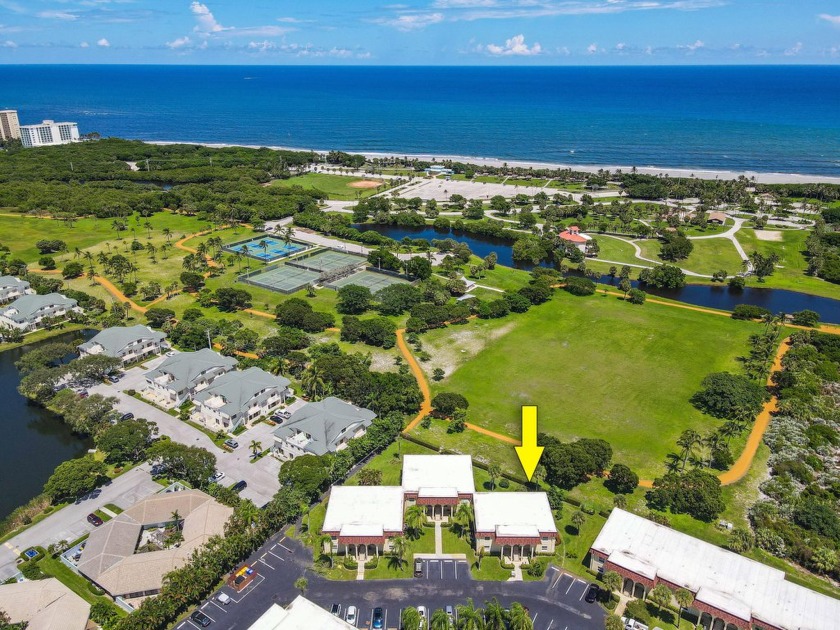 Location! Location! Location!  In the heart of Jupiter, you can - Beach Condo for sale in Jupiter, Florida on Beachhouse.com