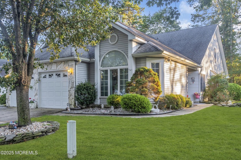 Welcome home! Do not miss your chance to own this classic - Beach Home for sale in Toms River, New Jersey on Beachhouse.com