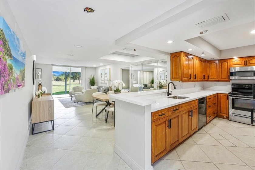 Discover coastal living at its best!Nestled in the heart of East - Beach Condo for sale in Boca Raton, Florida on Beachhouse.com