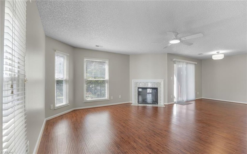 Rare 3 bed, end unit condo with community pool in Beach Borough - Beach Condo for sale in Virginia Beach, Virginia on Beachhouse.com