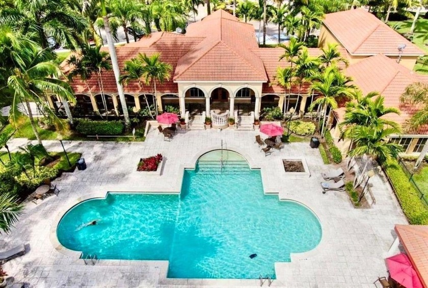 HUGE 3 BEDROOMS 2 BATHS..E SEE IT NOW...ALL AGES...PET FRIENDLY - Beach Condo for sale in West Palm Beach, Florida on Beachhouse.com