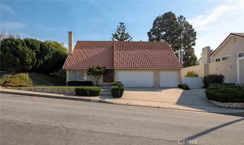 Welcome home to the lower Los Verdes Country Club, one of the - Beach Home for sale in Rancho Palos Verdes, California on Beachhouse.com