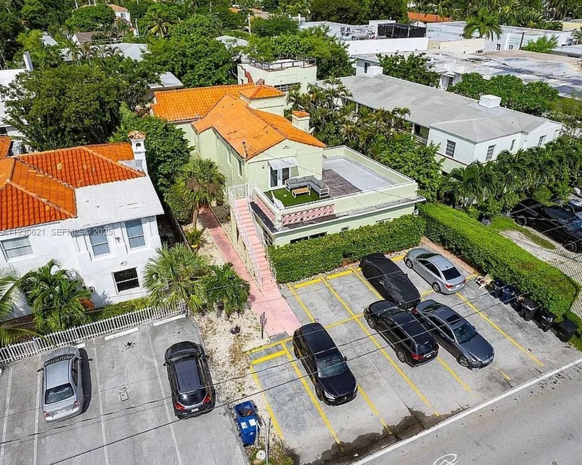 Noble Pine Tree Apartments is a fully renovated 12-unit boutique - Beach Commercial for sale in Miami Beach, Florida on Beachhouse.com