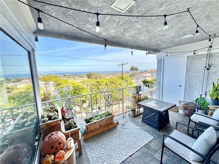 Experience breathtaking ocean and harbor views from this - Beach Condo for sale in San Pedro, California on Beachhouse.com