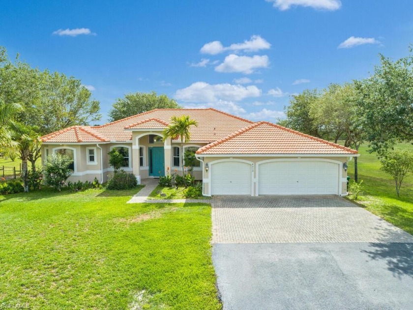 PEACEFUL AND TRANQUIL living in Golden Gates Estates!  Welcome - Beach Home for sale in Naples, Florida on Beachhouse.com