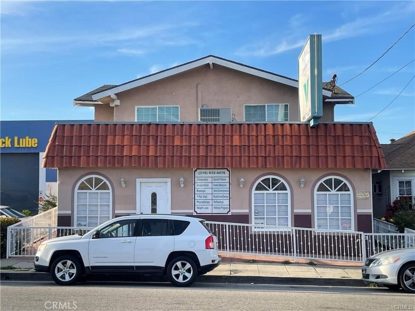 Four unit mixed use building on the corner of West 7th Street & - Beach Commercial for sale in San Pedro, California on Beachhouse.com