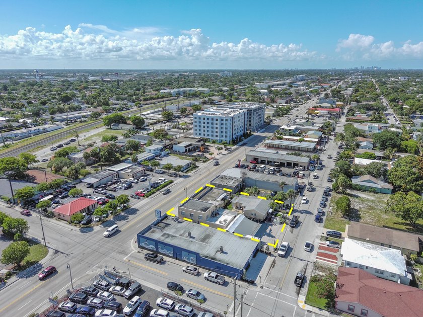 922 & 928 S Dixie Hwy - Beach Commercial for sale in Lake Worth Beach, Florida on Beachhouse.com