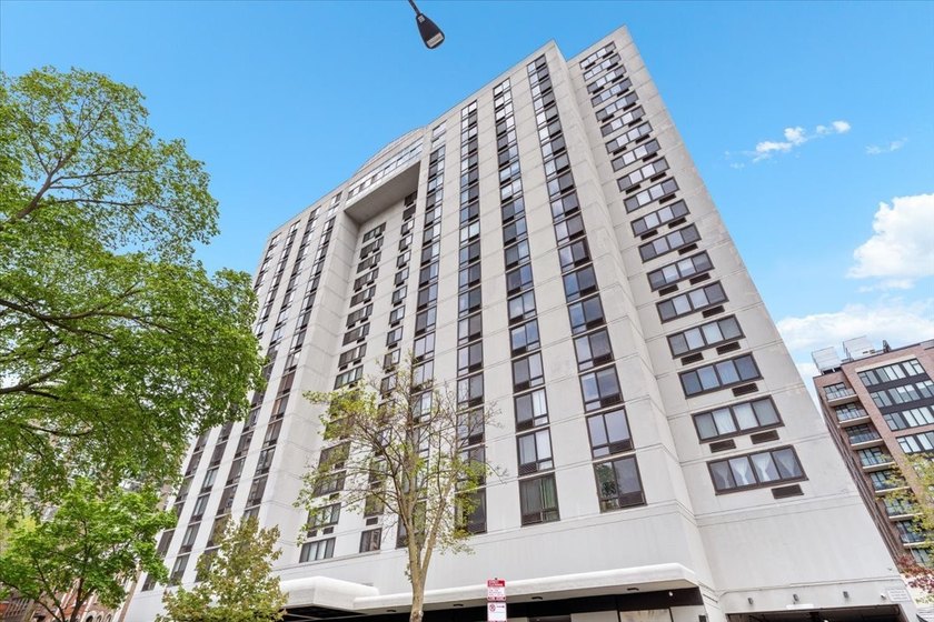 Investor-friendly opportunity in an unbeatable Gold Coast - Beach Condo for sale in Chicago, Illinois on Beachhouse.com