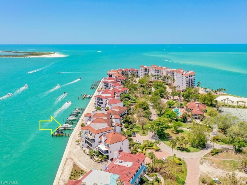 VIEW AN INCOMPARABLE VALUE FOR THE SERIOUS BOAT/WATER LOVER! - Beach Condo for sale in Naples, Florida on Beachhouse.com