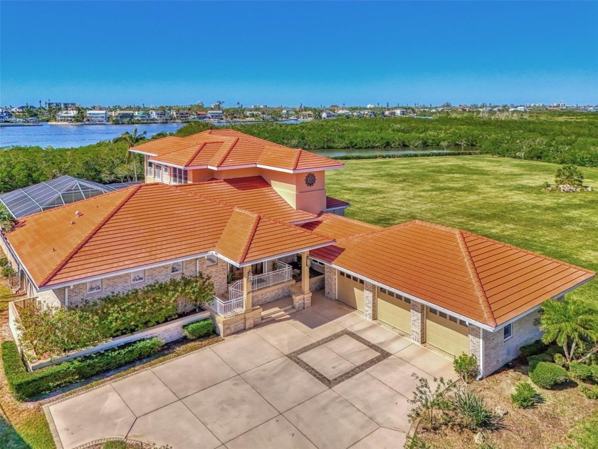 A desirable waterfront oasis without traffic and congestion - Beach Home for sale in Sarasota, Florida on Beachhouse.com