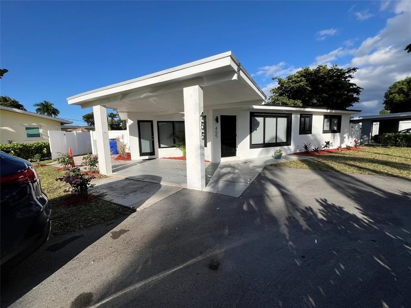 Lyons Park Family Home.  Crisp Clean Modern.  Never lived in - Beach Home for sale in Pompano Beach, Florida on Beachhouse.com