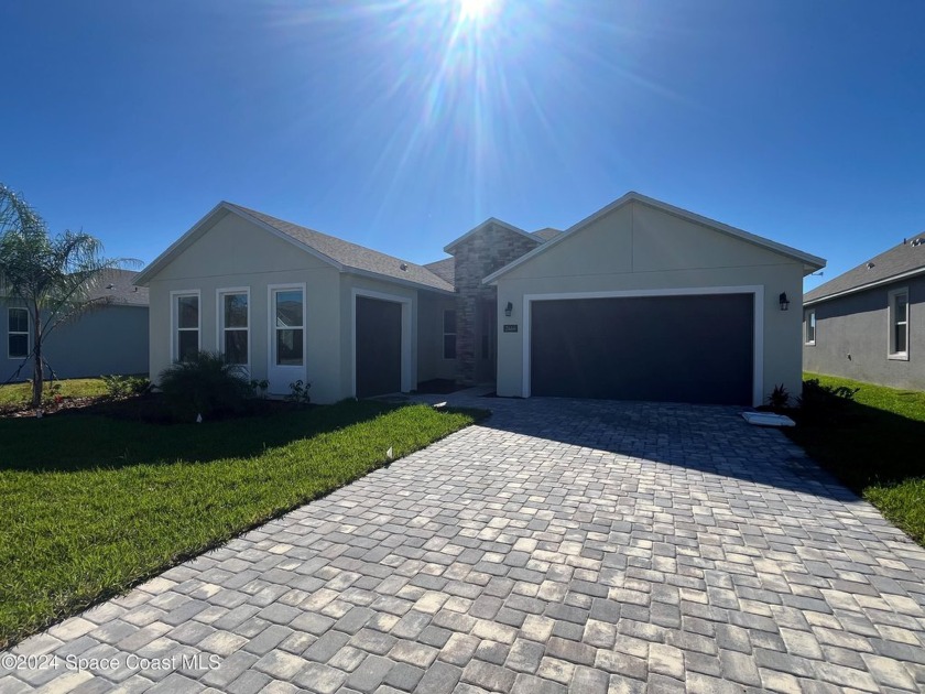 Move-In Ready! Exceptional 1 story home situated on a beautiful - Beach Home for sale in Palm Bay, Florida on Beachhouse.com