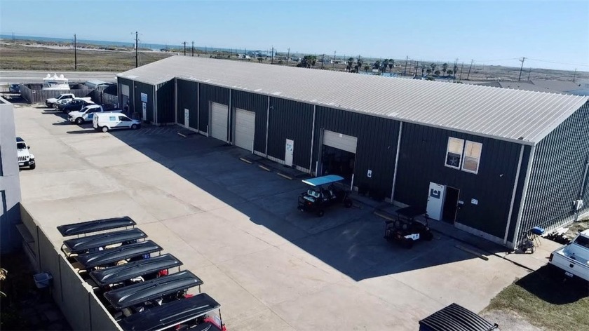 Endless opportunity awaits! This commercial building is situated - Beach Commercial for sale in Corpus Christi, Texas on Beachhouse.com