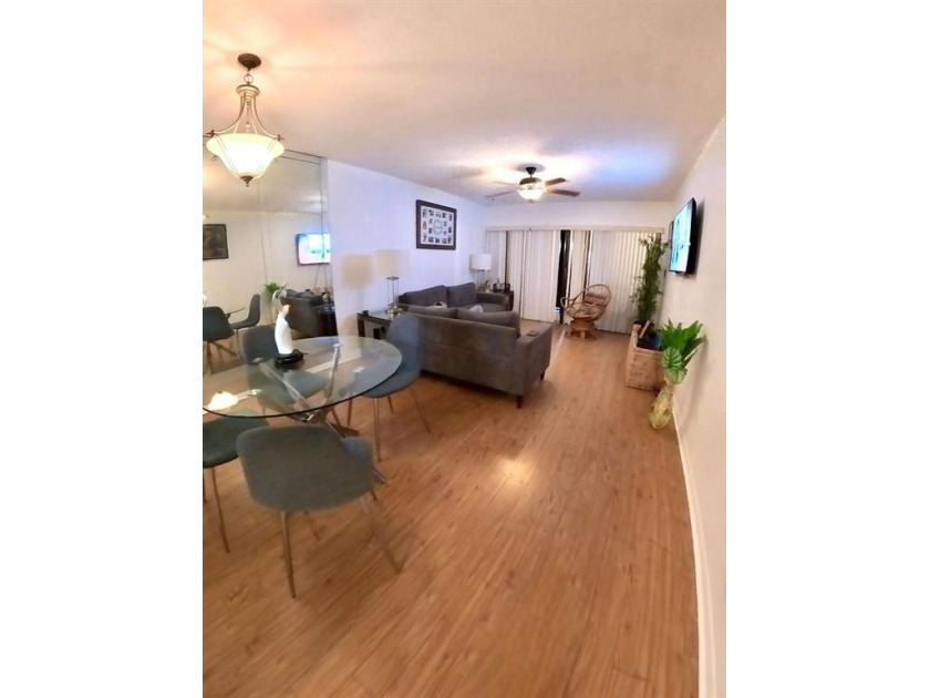 Welcome to sunny Boynton Beach! This move-in-ready 2-bed/2-bath - Beach Condo for sale in Boynton Beach, Florida on Beachhouse.com