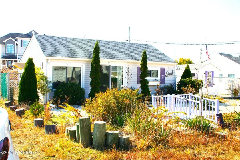 This beach bungalow is not just a home; it's a lifestyle Don't - Beach Home for sale in Forked River, New Jersey on Beachhouse.com